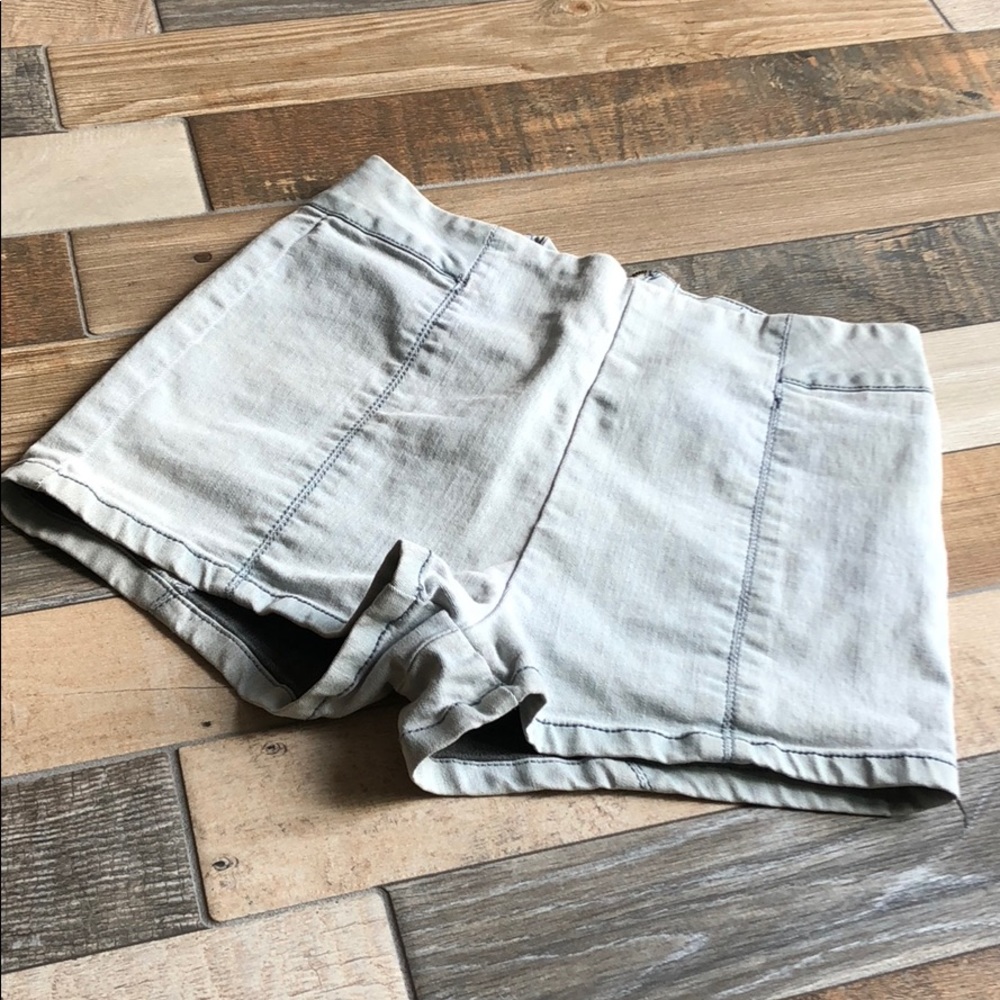 Light denim booty shorts